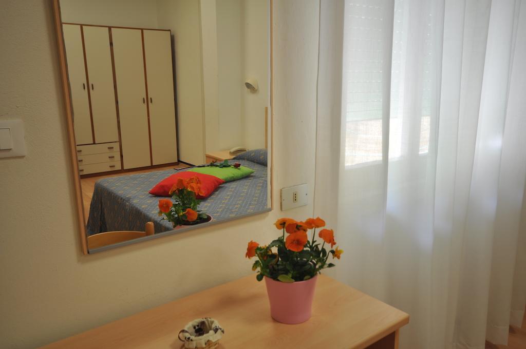 Hotel Roxy Floridiana Rimini Bilik gambar